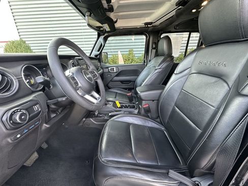 Used 2023 Jeep Wrangler Unlimited Sahara image 12