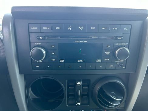 Used 2007 Jeep Wrangler Unlimited Sahara image 14