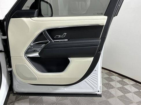 Certified 2024 Land Rover Range Rover Long Wheelbase SE image 21