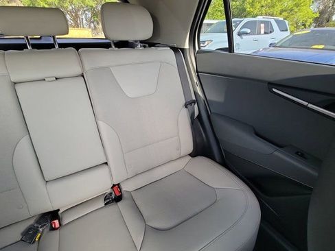 Used 2025 Kia Niro EX FWD image 6