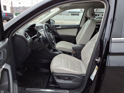 Used 2019 Volkswagen Tiguan SEL Premium image 10