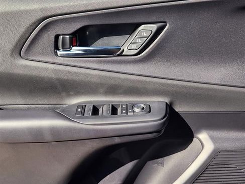 New 2026 Toyota Prius Plug-In Hybrid FWD image 17