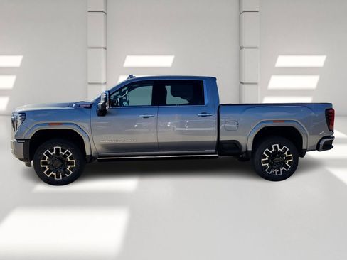 New 2026 GMC Sierra 2500 Denali w/ Denali Reserve Package image 4
