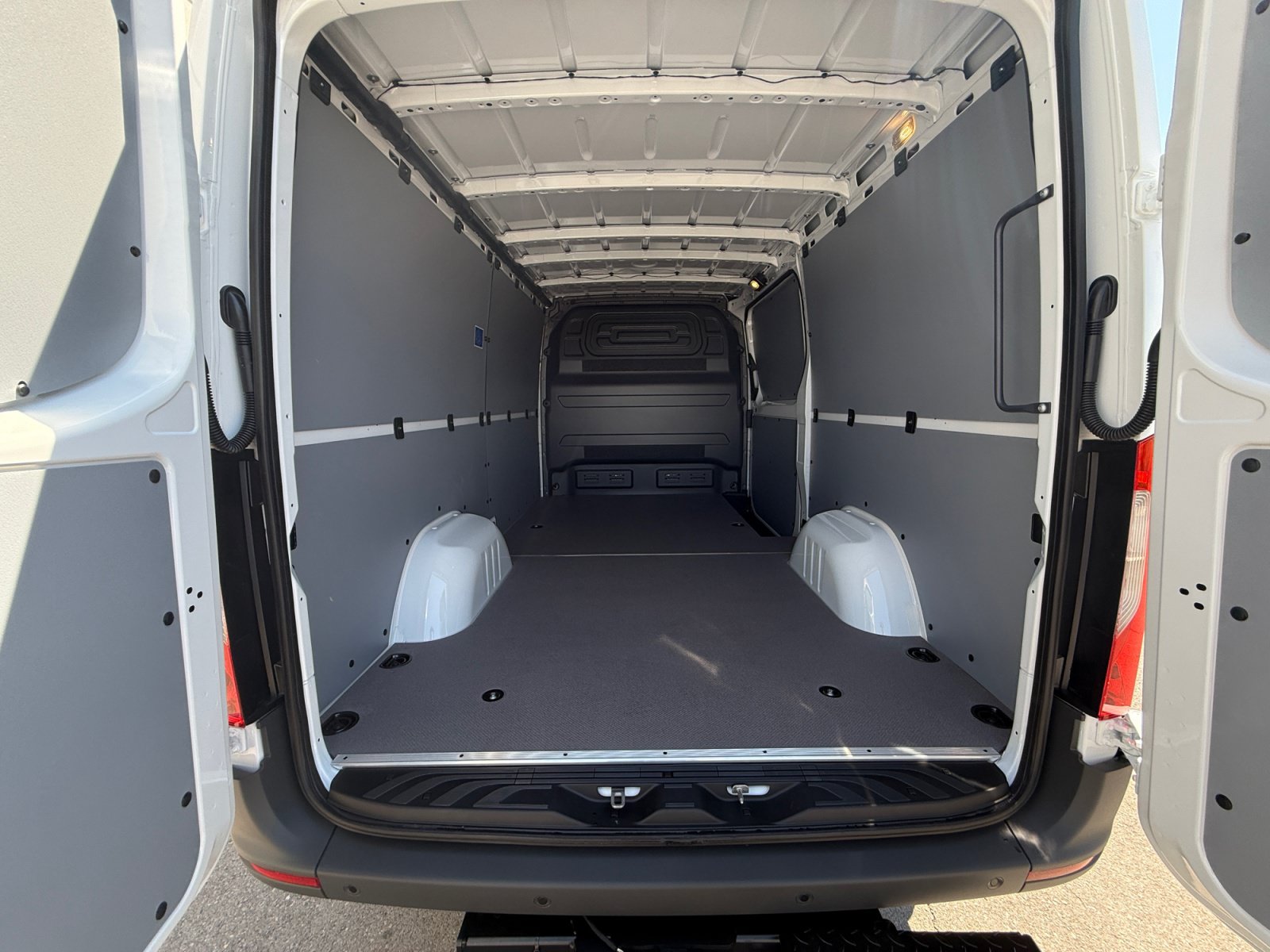 New 2026 Mercedes-Benz Sprinter 2500 image 34