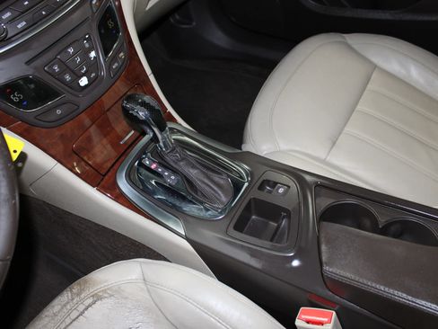 Used 2014 Buick Regal FWD image 15