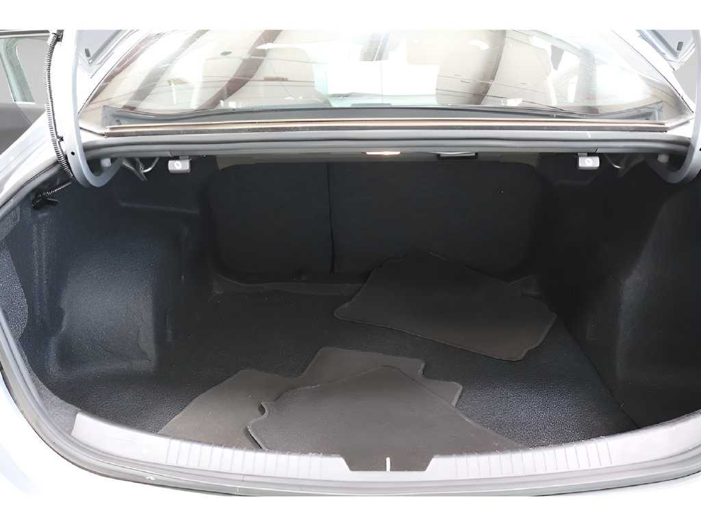 Used 2023 Chevrolet Malibu LT FWD image 26