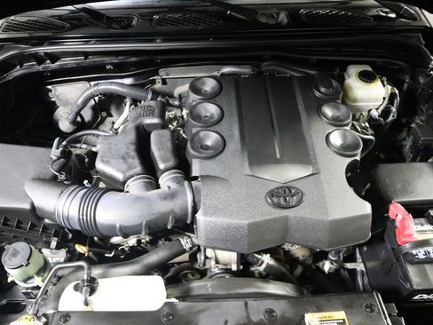 Used 2011 Toyota FJ Cruiser 4WD w/ Upgrade Pkg image 17