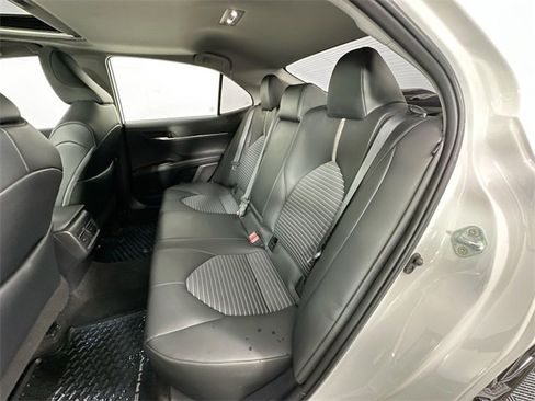 Used 2024 Toyota Camry SE image 25