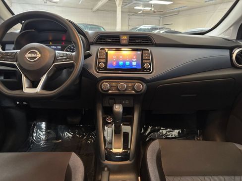Used 2025 Nissan Versa SV FWD image 31