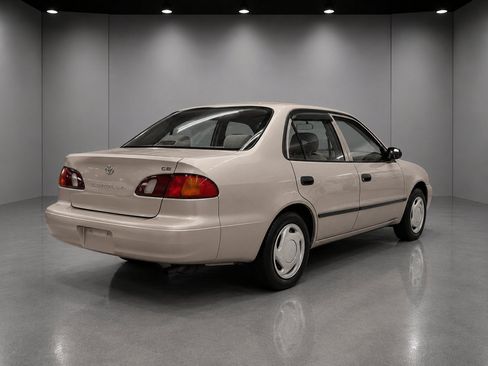 Used 2000 Toyota Corolla CE FWD image 4