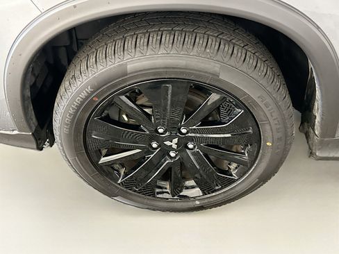 Used 2025 Mitsubishi Outlander Sport LE AWD/4WD image 11