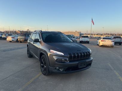 Used 2018 Jeep Cherokee Latitude w/ Altitude Package