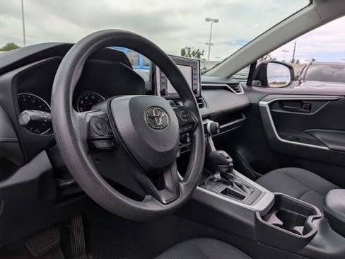 Used 2021 Toyota RAV4 LE w/ Carpet Mat Package (TMS) image 9