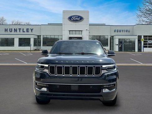 Used 2022 Jeep Wagoneer Series I w/ Premium Group I AWD/4WD image 2