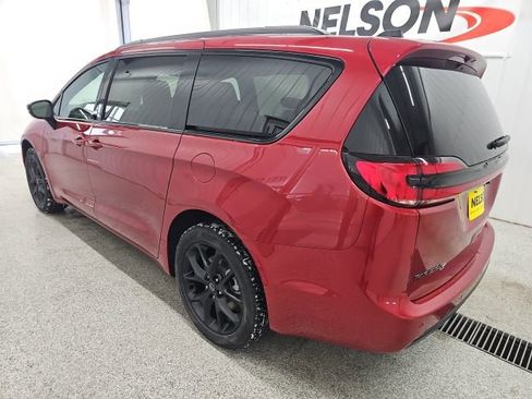 New 2026 Chrysler Pacifica Select w/ S Appearance Package image 9