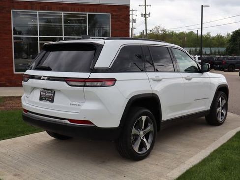 Used 2026 Jeep Grand Cherokee Limited AWD/4WD image 35