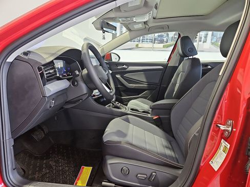 New 2026 Volkswagen Jetta SE FWD image 17