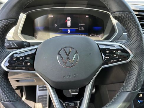 Used 2024 Volkswagen Tiguan SE R-Line image 16