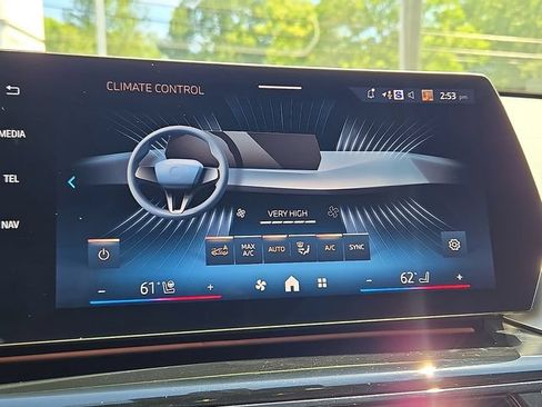 Used 2025 BMW X1 xDrive28i w/ Convenience Package AWD/4WD image 16
