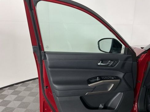 Used 2023 Nissan Pathfinder Platinum image 14