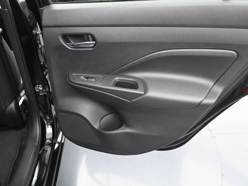 New 2025 Nissan Versa SV w/ Trunk Package FWD image 31