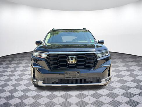 Used 2025 Honda Pilot Touring image 6