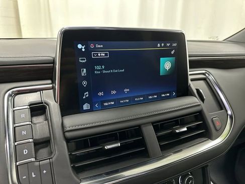 Used 2024 Chevrolet Suburban Z71 w/ Luxury Package image 11