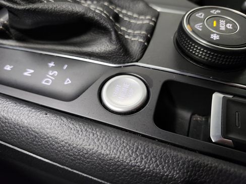 Used 2022 Volkswagen Atlas Cross Sport SE image 10