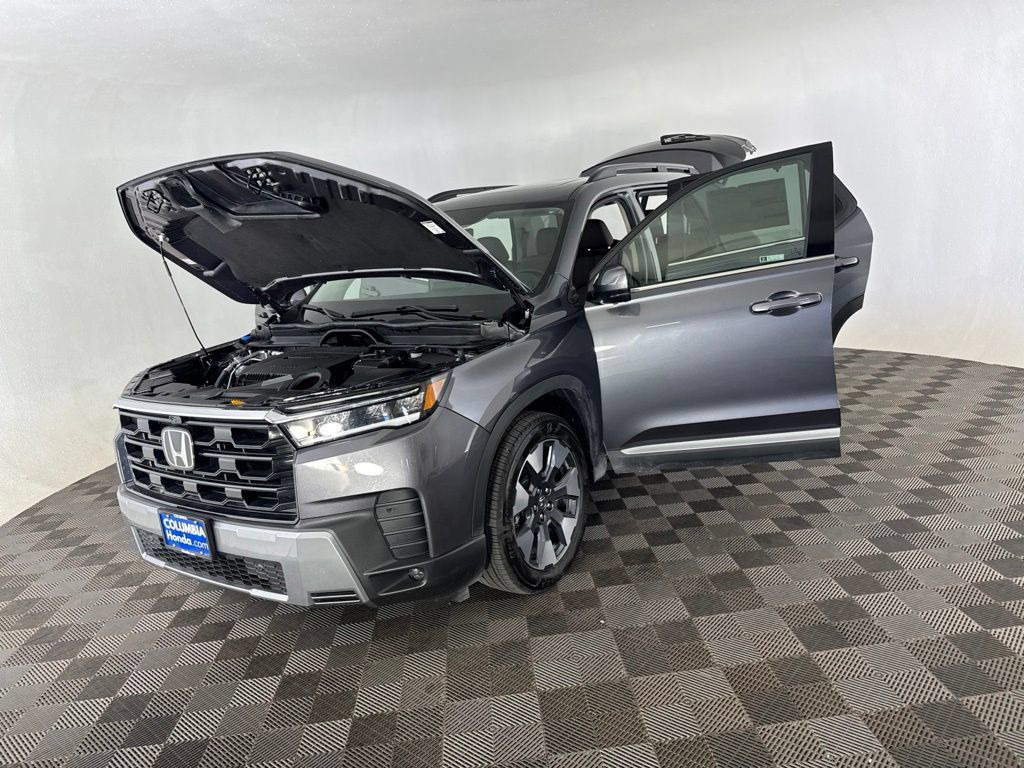 Certified 2026 Honda Pilot Touring image 11