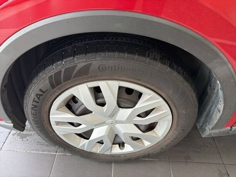 Certified 2020 Toyota C-HR LE FWD image 6
