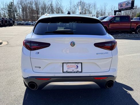 Used 2022 Alfa Romeo Stelvio Ti w/ Active Assist Plus Package AWD/4WD image 8