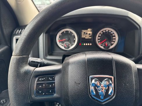 Used 2014 RAM 1500 Express RWD image 24