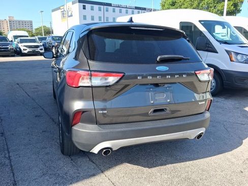 Used 2020 Ford Escape SE FWD image 4