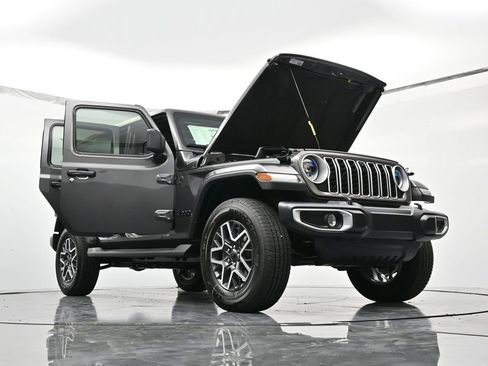 New 2026 Jeep Wrangler Unlimited Sahara AWD/4WD image 30