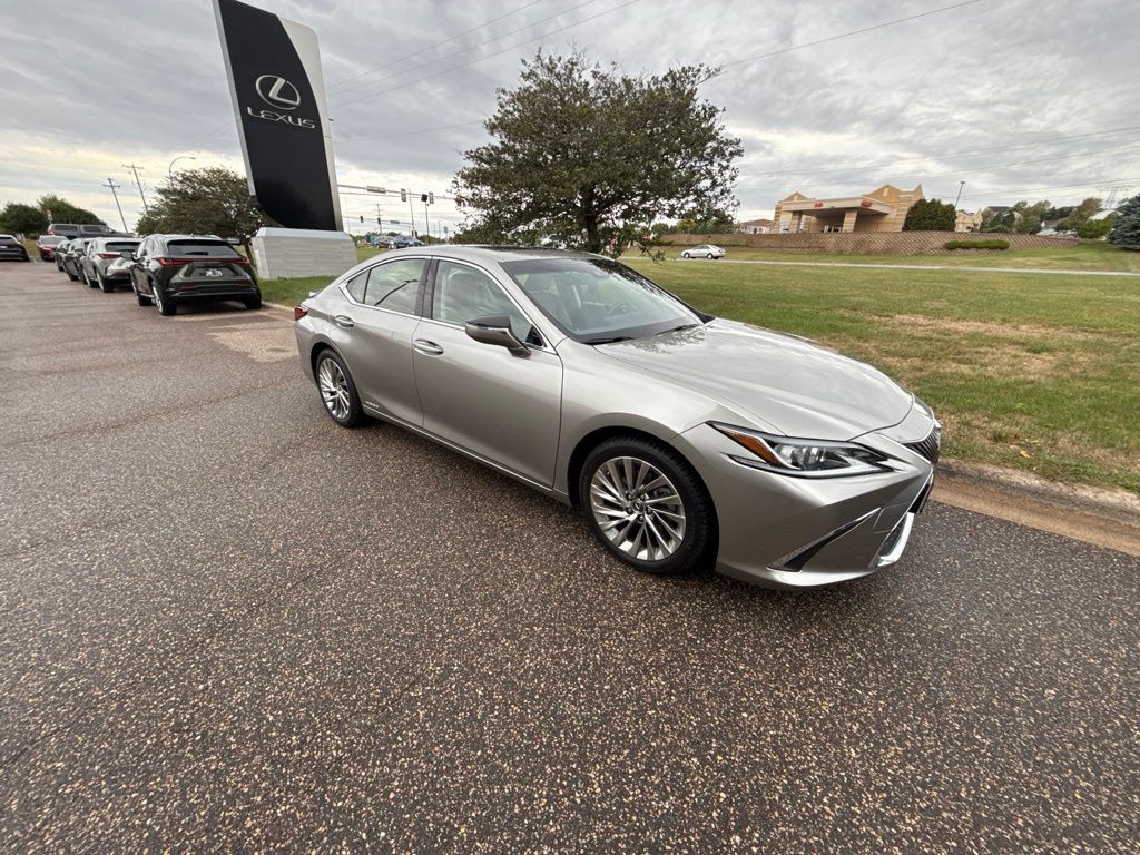 Used 2019 Lexus ES 300h FWD image 28