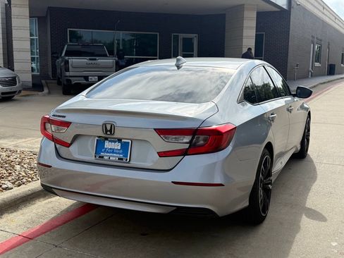 Used 2018 Honda Accord LX image 5