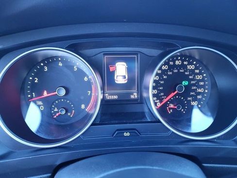 Used 2021 Volkswagen Tiguan SE image 4