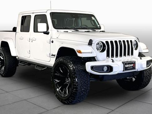 Used 2022 Jeep Gladiator Overland AWD/4WD image 3