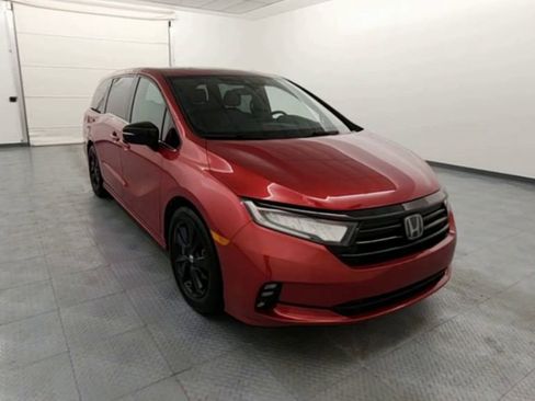 Used 2023 Honda Odyssey Sport image 2