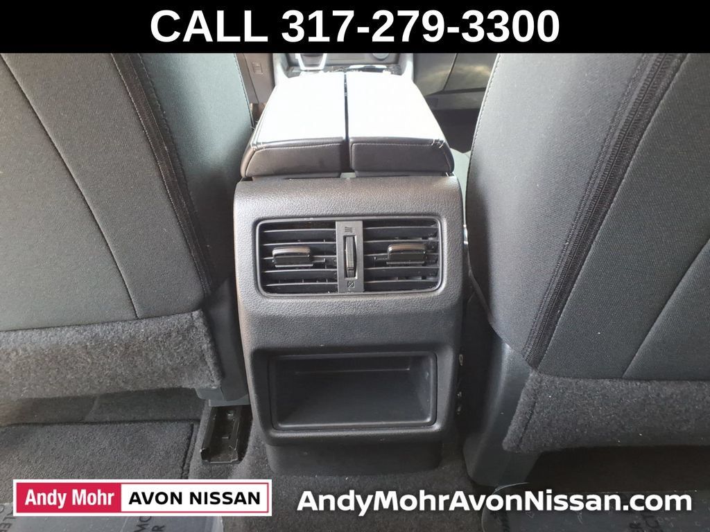Used 2024 Nissan Rogue S AWD/4WD image 40
