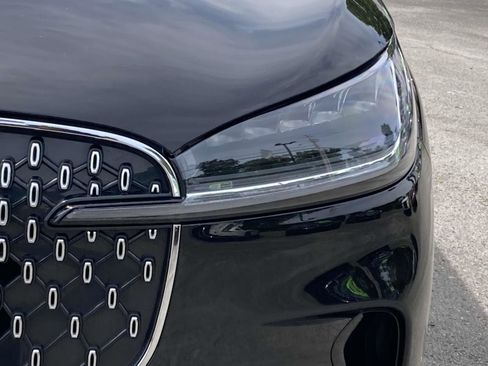 Certified 2025 Lincoln Aviator AWD w/ Equipment Group 101A image 11