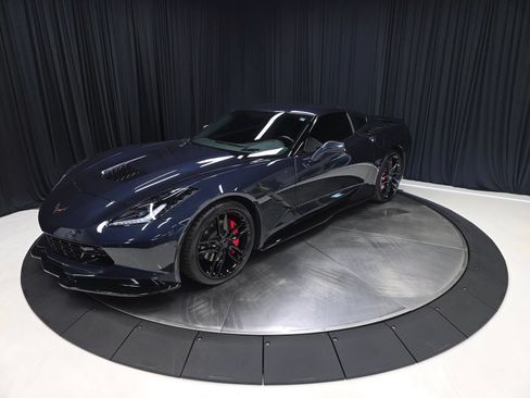 Used 2016 Chevrolet Corvette Stingray Coupe w/ 2LT Preferred Equipment Group RWD image 9