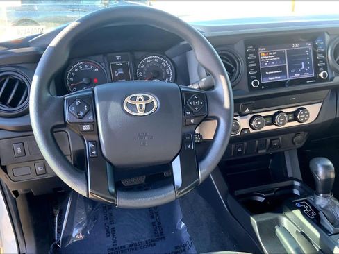 Certified 2022 Toyota Tacoma SR image 5