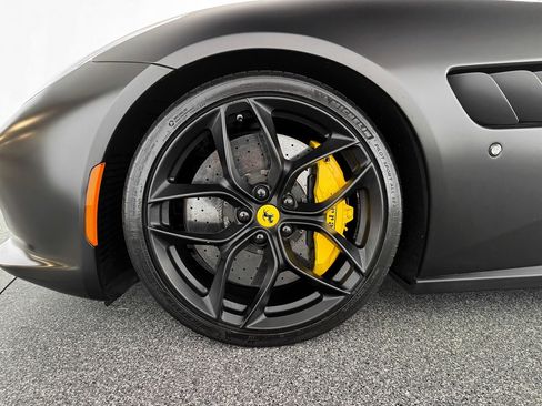 Used 2018 Ferrari GTC4Lusso T image 34
