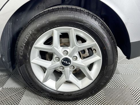 Used 2023 Kia Soul LX w/ LX Technology Package FWD image 35