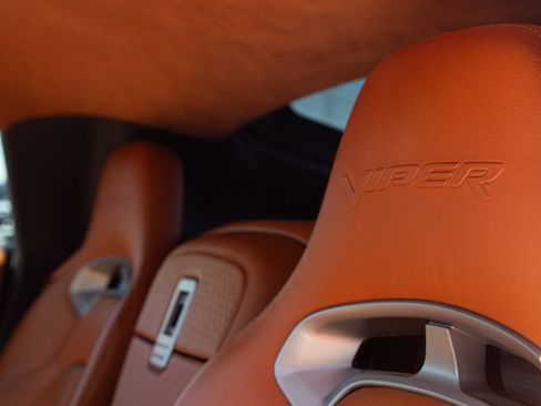 Used 2014 SRT Viper GTS w/ GTS Laguna Interior Package RWD image 29