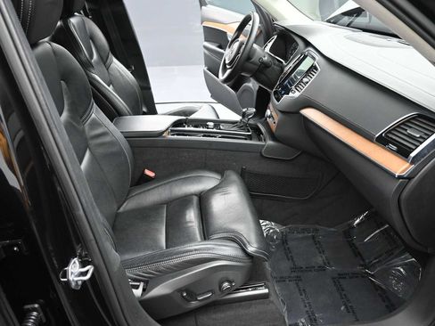 Used 2019 Volvo XC90 T6 Inscription w/ Luxury Package image 16