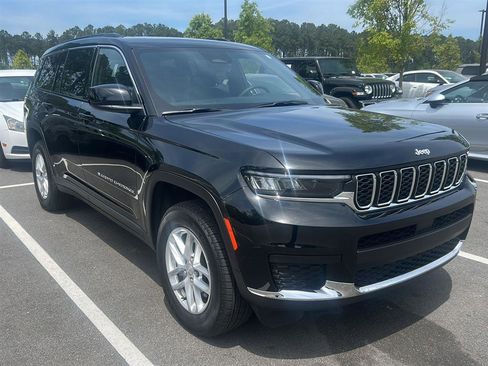 Used 2025 Jeep Grand Cherokee L Laredo w/ Luxury Tech Group I image 28