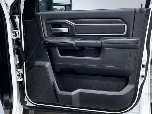 Certified 2025 RAM 2500 Big Horn AWD/4WD image 15