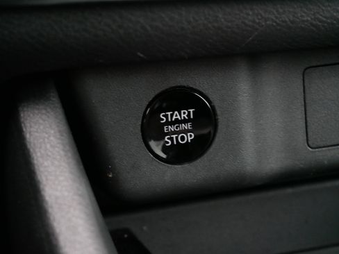 Used 2024 Nissan Rogue SV image 26